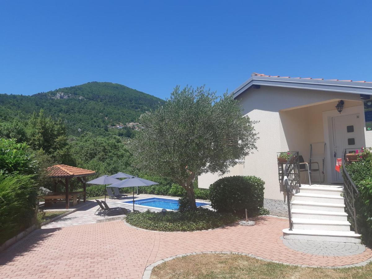 Apartment Opatija 洛夫兰 外观 照片