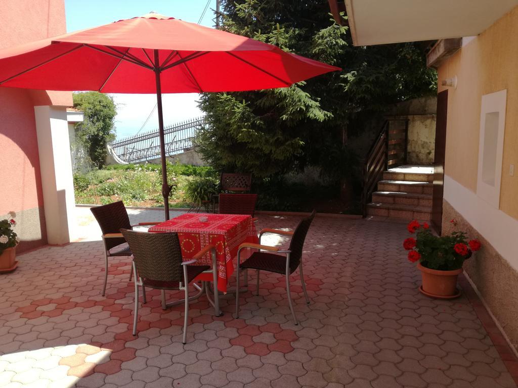Apartment Opatija 洛夫兰 外观 照片